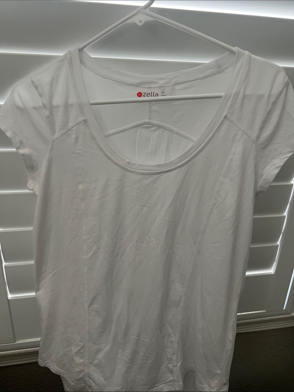 Zella White Scoop Neck Short Sleeve Tee with Back Strap Detail